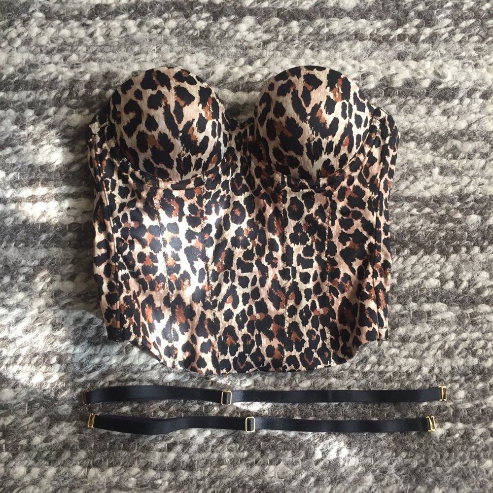 Victoria’s secret corset 34B leopard back off baby
